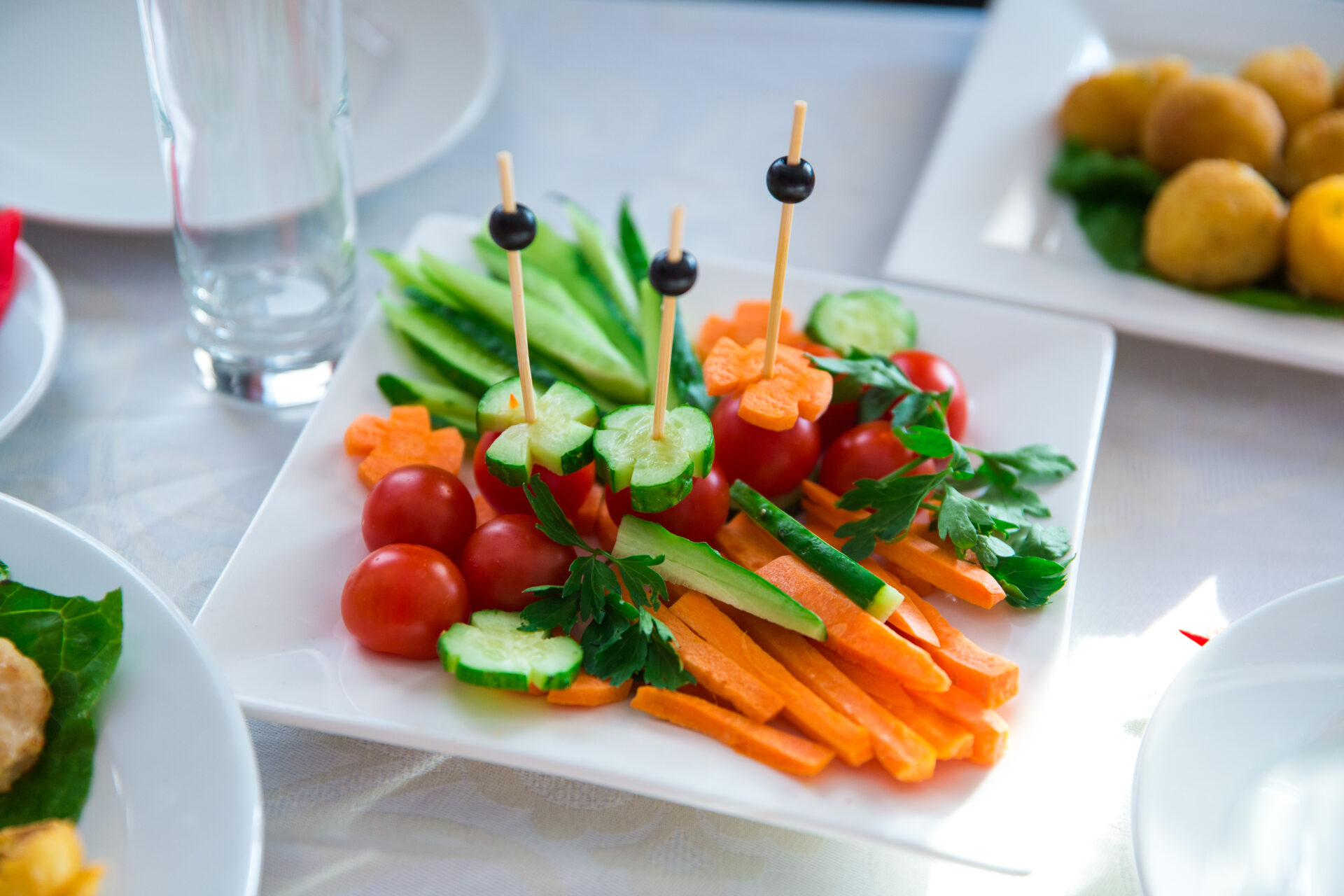 Assiette de crudités à déguster à l'apéro.